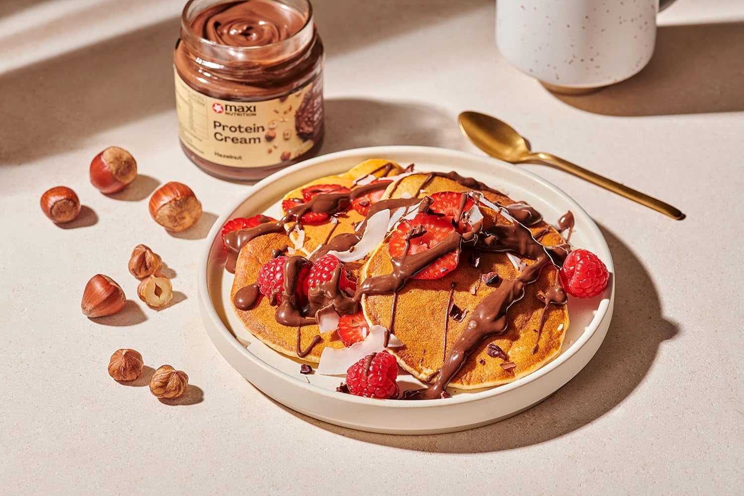 Maxinutrition Protein Cream Haselnuss-Nougat 200G Im Glas, Schokoladenaufstrich Mit 21% Protein- Und 24% Haselnussanteil, Mit Nur 7,7 Gramm Zucker (80% Weniger Als Herkömmliche Streichcremes)